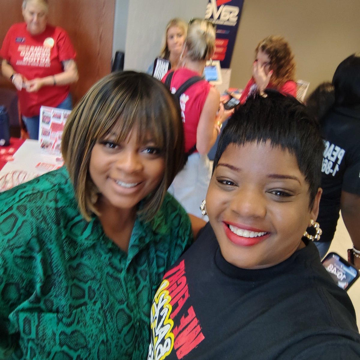tawana_akins's tweet image. The People's MEETUP was a success yesterday and I ran into some great individuals... Keep inspiring!!!