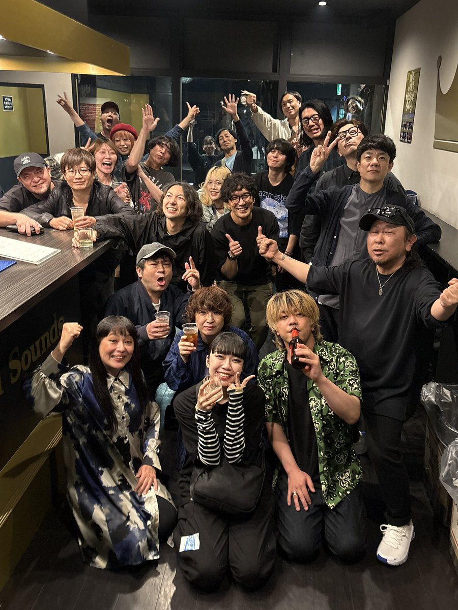 GoldSounds1's tweet photo. 本日もありがとうございました！
いい音楽にはお酒が合う合う🍻
魂を見せつけてくれるロックな夜でした🔥

2025.6.1 (日)
スセリtradition presents『雲外蒼天』

#jimmyhat
#tegakiLiFE
#三輪美樹生
#竹内正和
#石井卓とジョン中村
#Chantom
#スセリtradition
#雲外蒼天
#AsakusaGoldSounds https://t.co/bhF8b1Wa0Y