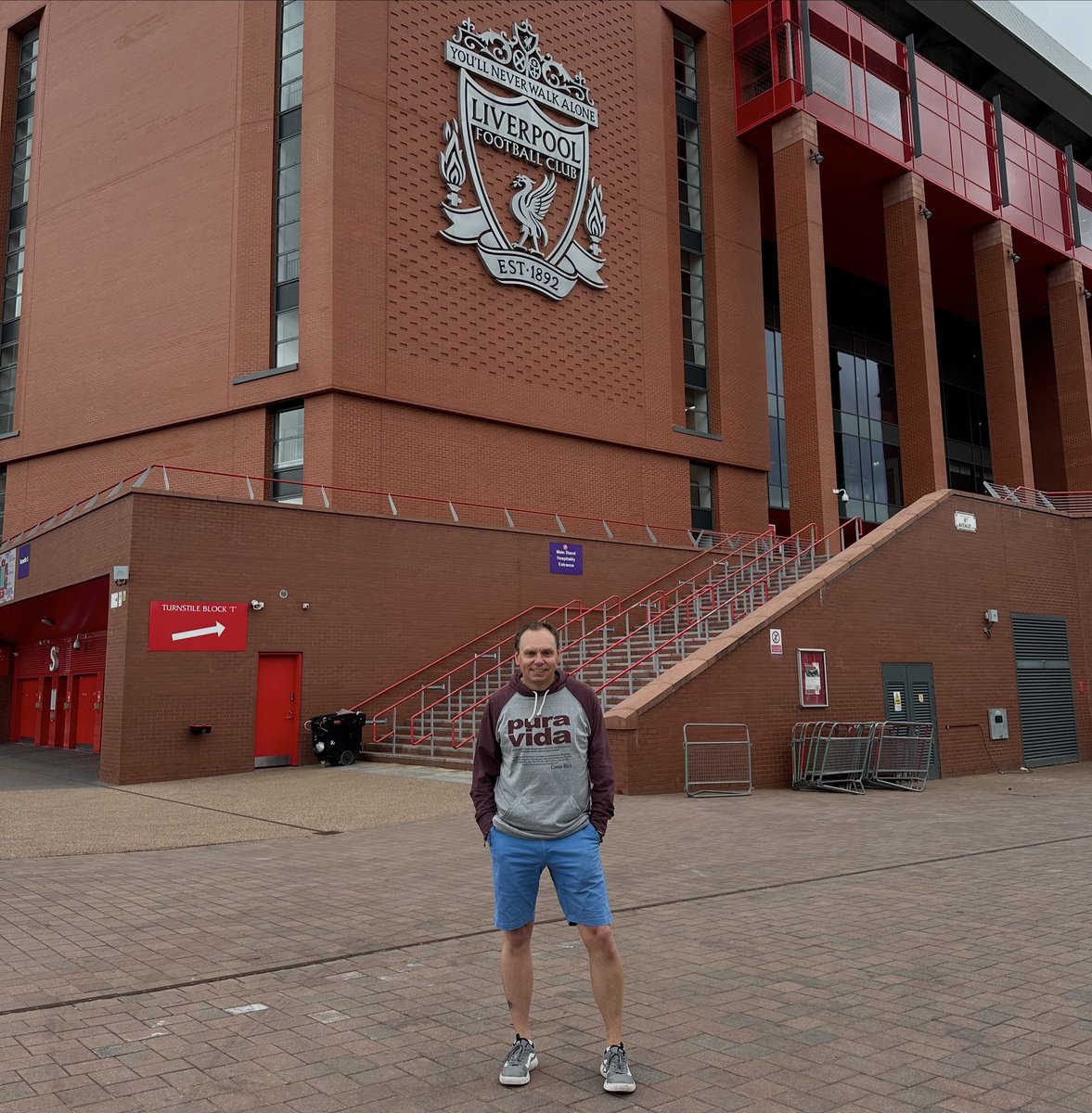 It’s Springsteen time again, started queuing today for Wednesday’s show at Anfield, followed by another on Saturday, these are going to be very special shows.

Going to be some week as got 7 gigs in 5 days, actually got 12 gigs in 16 days in 4 countries from here on in 😬