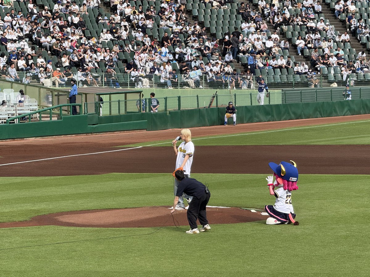 kesm🐯 tweet media