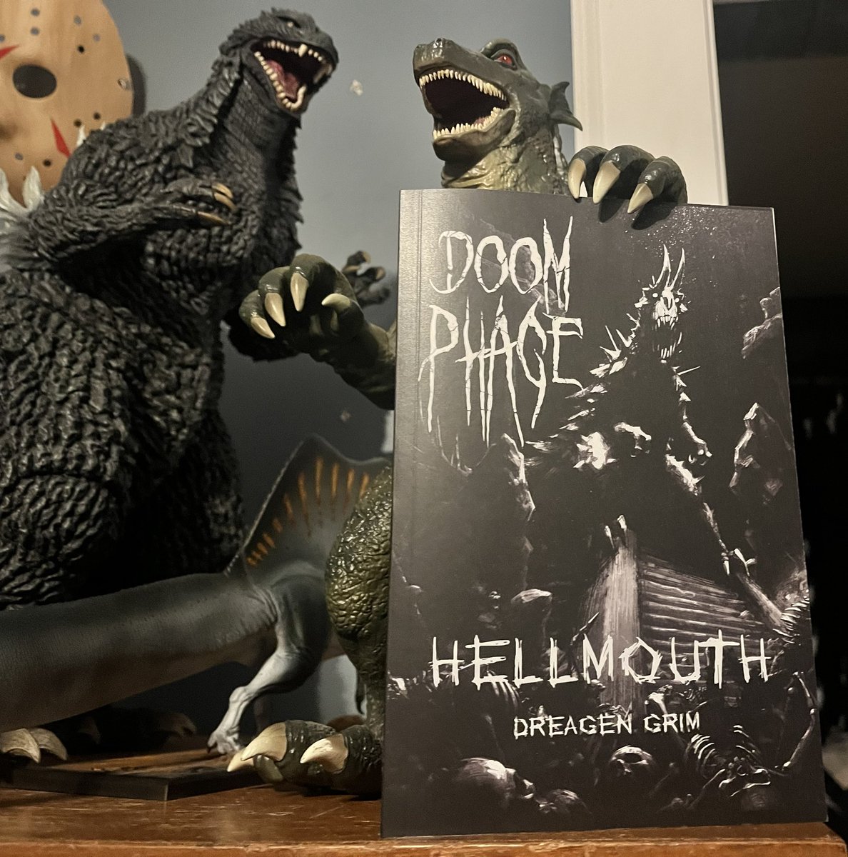 Squad up &amp; plunge into hellish tale of Paleohorror, with Doom Phage: Hellmouth at the BookBaby Bookshop and Amazon!
a.co/d/esKb9FJ
store.bookbaby.com/Book?bookurl=d…

Cover art by spaldingarts.com

#paleohorror #horror #dinosaurs #horrorcommunity #godzilla #paleocommunity
