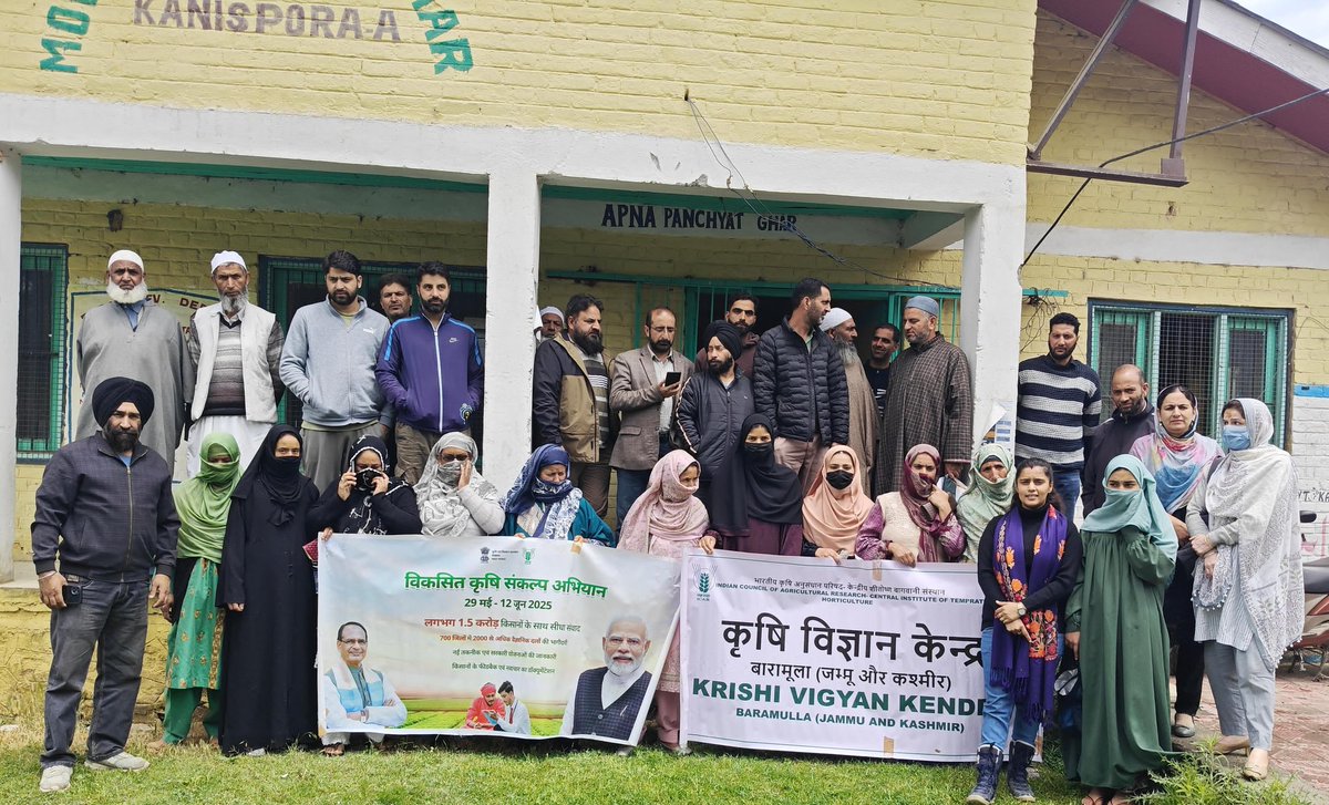 Day 4 of #VKSA was all about strengthening bonds and empowering farmers. ICAR CITH KVK Baramulla engaged with farmers across 9 different areas, exchanging knowledge, listening to challenges, and driving solutions. Together, we're cultivating a brighter future! #icar #atari1icar