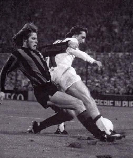 #Ajax v #InterMilan 1972 European Cup final at #DeKuip. 
#GabrieleOriali and #JohanCruyff