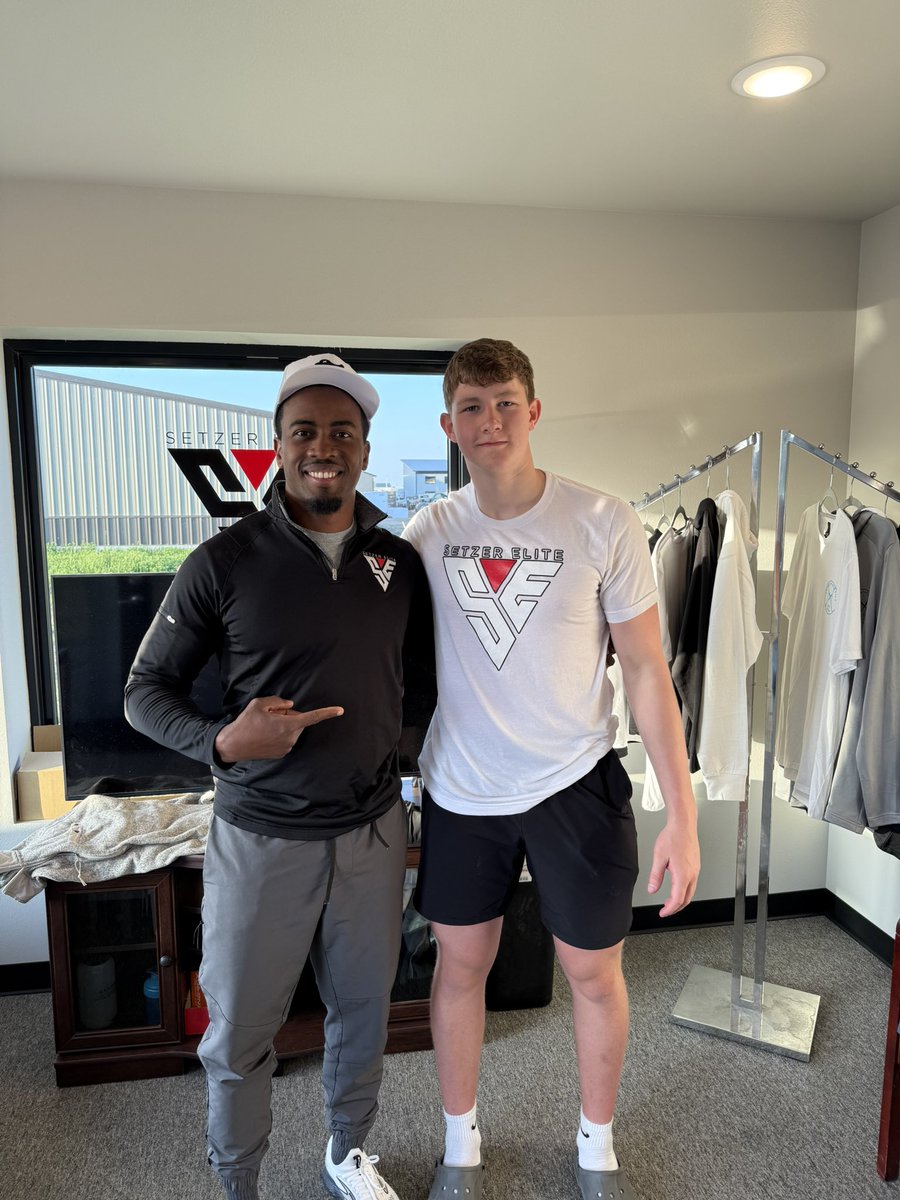 Setzer Elite (@setzerelite) on Twitter photo Big shoutout to <a href="/FootballSFC/">SFC Football</a> & <a href="/SetzerElite/">Setzer Elite</a> athlete <a href="/NicholasPopkes/">Nicholas Popkes</a> on his offer from <a href="/HardrockerFB/">South Dakota Mines Football</a>!
Let’s have a great senior year kid! Big shoutout to <a href="/FootballSFC/">SFC Football</a> & <a href="/SetzerElite/">Setzer Elite</a> athlete <a href="/NicholasPopkes/">Nicholas Popkes</a> on his offer from <a href="/HardrockerFB/">South Dakota Mines Football</a>!
Let’s have a great senior year kid!