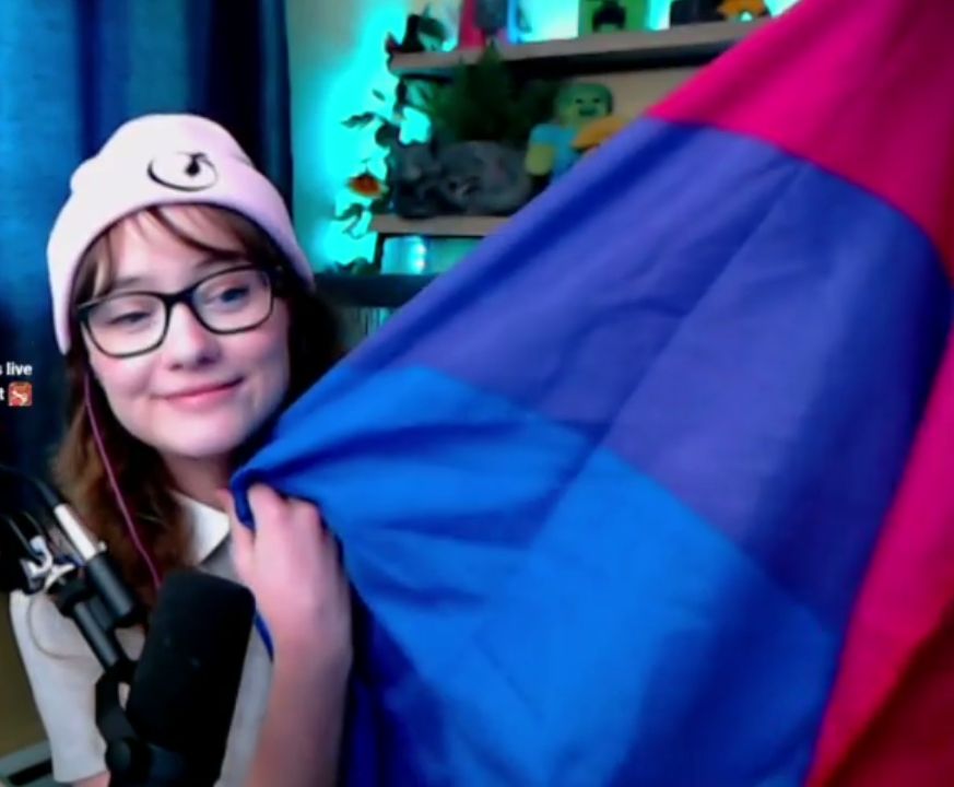 murdercamel's tweet image. Geminitay being openly and unapologetically Queer 🏳️🌈
A thread 🧵