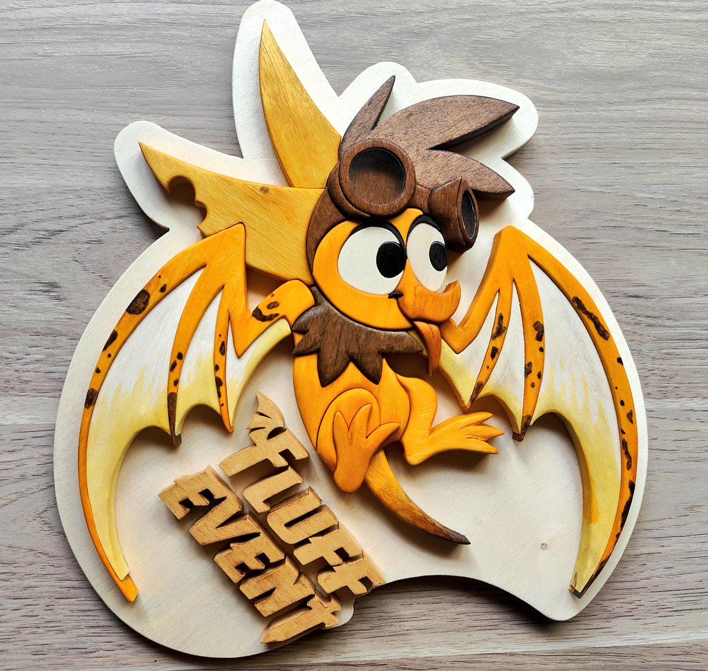 🇫🇷 Squeaky, créé par <a href="/_Misstoofly_/">MisstooflyWoodCraft</a>, sera offert au plus valeureux des spectateurs pendant l'événement, réalisez des hauts faits et le conseil pourrait bien vous choisir ! ✨