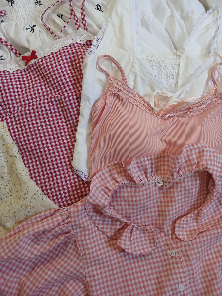 cherishsign's tweet photo. Haii ada yg cari baju coquette atau milkmaid? Kalo ada yg mau aku spill satu satu nanti, bantu like ya biar gak tenggelam 😍🫶🏼 https://t.co/OYsSGXZBAX