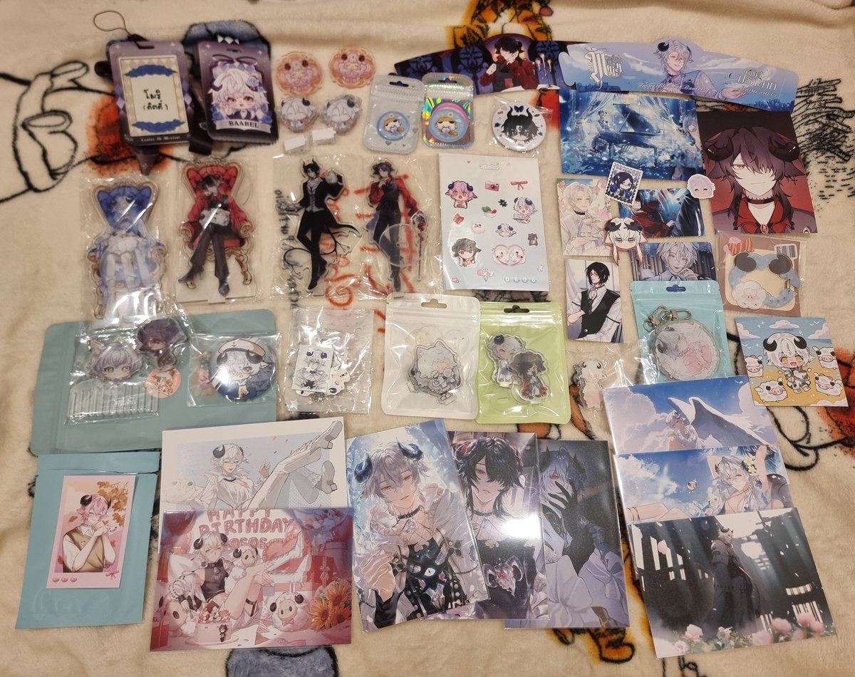 ขอบคุณสำหรับGiveawayทุกชิ้นเลยนะคะ จะวางขึ้นหิ้งแล้วบูชาอย่างดี(*´▽｀)ﾉ ขอบคุณสตาฟและบาแบ๊ะทุกท่านที่น่ารักกับเรา ถ้าเราทำตัวไม่ดีหรือยังไงก็ขออภัยตรงนี้ด้วยนะคะ เจตนาคืออยากเมคเฟรนด์มากๆติดที่ความล่กล้วนๆเลย ขอบคุณอีกครั้งค่ะ🙇‍♀️✨