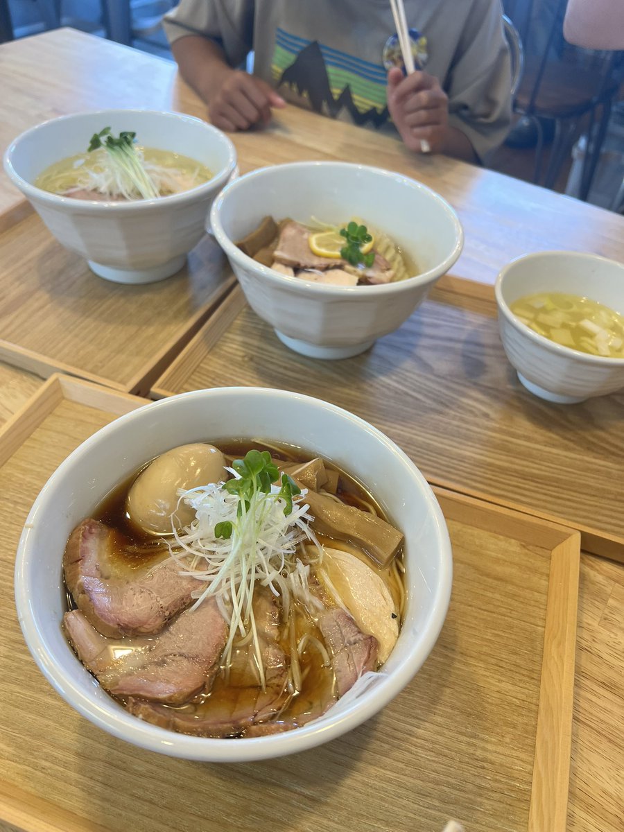 daidai4949's tweet photo. めっちゃ美味かった🍜
#飯テロ
#外食
#ランチ #らんち
#お昼ご飯
#拉麺 #ラーメン #らーめん
#MENRIN https://t.co/Z6jMOzVtEC