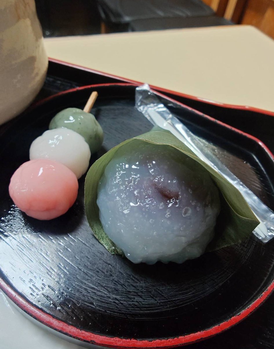 黒かどや tweet media