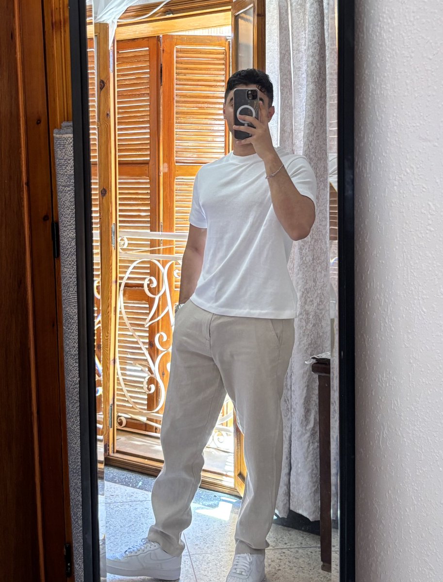 First time I’m wearing a light color 😂