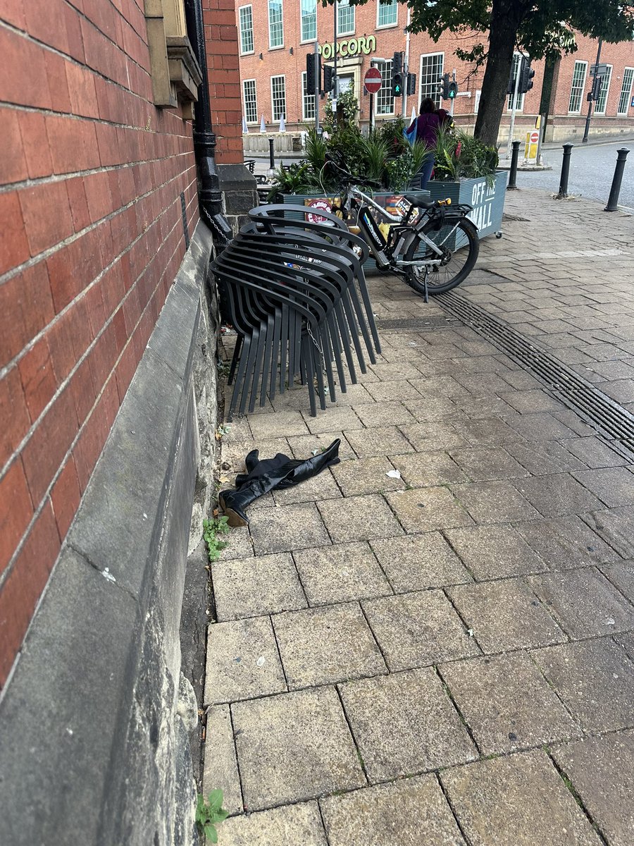 Someone’s had a proper night in Off The Wall, shod a heel 😂 <a href="/ShitChester/">12 years of Shitchester</a>