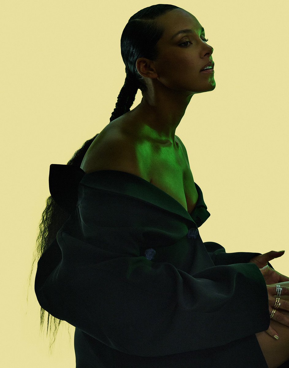 AliciaKeysDaiIy's tweet photo. Alicia Keys surpasses 10 Billion total streams on Spotify! 🎶 https://t.co/6GZFamt467