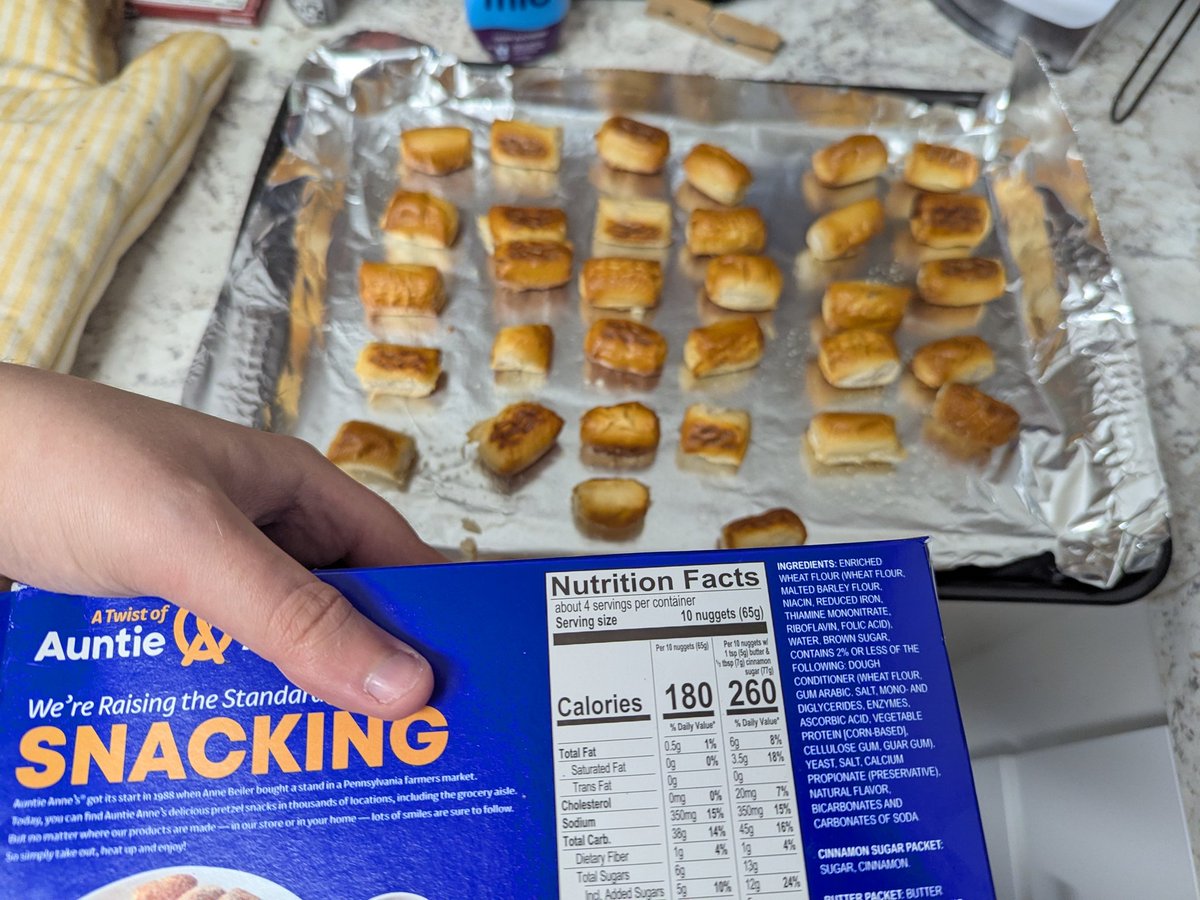 Wrinklynewt (π€$8) (@wrinklynewt) on Twitter photo Hey <a href="/AuntieAnnes/">Auntie Anneβs</a> I know these things are probably sorted by weight but why does it feel like I'm missing 25% of what I paid for? Only 32 nuggets in a pack of 40 Hey <a href="/AuntieAnnes/">Auntie Anneβs</a> I know these things are probably sorted by weight but why does it feel like I'm missing 25% of what I paid for? Only 32 nuggets in a pack of 40
