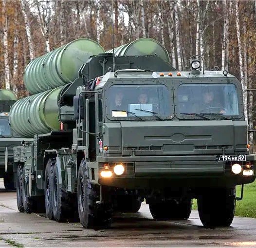 strategic_tune's tweet photo. BREAKING 🇺🇦🇷🇺🔥 #Russia's S-400 failed to intercept UKRAINIAN Drones Strike on Belaya Air Base 4500+ Kms From UKRAINE.

#UkraineRussiaWar #Russian #Ukraine #PsgInter #sundayvibes https://t.co/ju8yYzIglK
