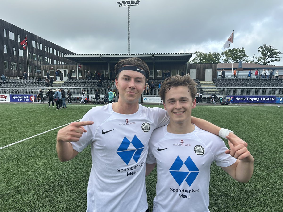 STERKT POENG POENG BORTE MOT ØRN HORTEN ⚽️🤩

Heimelaget leda 1-0 til pause, men etter 75 minutt utlikna Kristian Isaksen til 1-1 etter eit fint innlegg frå Alexander Aas Torvestad. Dermed eit særs fortent poeng til Loket med tilbake til Tigerstaden.