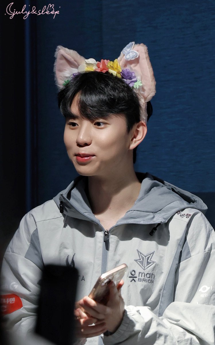 250531

뉴 자켓 예쁨

#BRO #Morgan #박루한 #모건