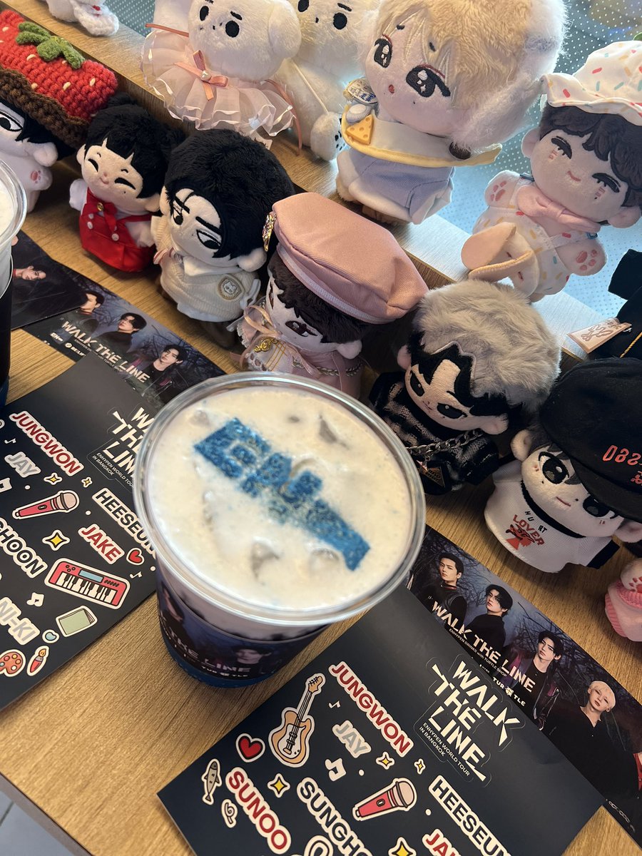 mamanoonnii_'s tweet photo. พาเด็กๆมาอีสน้ำที่บีทีเอสสส พนง.ที่สาขาพร้อมพงษ์น่ารักมากกก ปังๆๆสถานีพร้อมพงษ์อยากลงพร้อมเธอคับบ
#Turtleshop #Turtlecafe #ENHYPENDrinks #WALKTHELINE_IN_BANGKOK https://t.co/GGyG0jTVzW