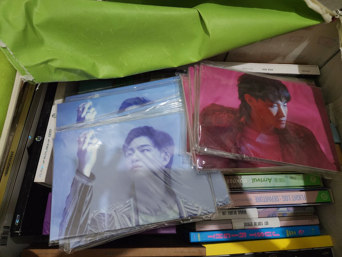 [Help RT please]
Sell as bulk for 5.000k idr

ALL GOT7 Item
6 Photobook, 31 Album, 4 Magazine

Bonus : 1 JB Official Cushion + 20 random official PC + 2 random JB / JY Fansite Slogan

Untuk pengiriman dll lebih lanjut bisa DM aja🫶
#wts #wtsgot7 #bulkgot7 #got7