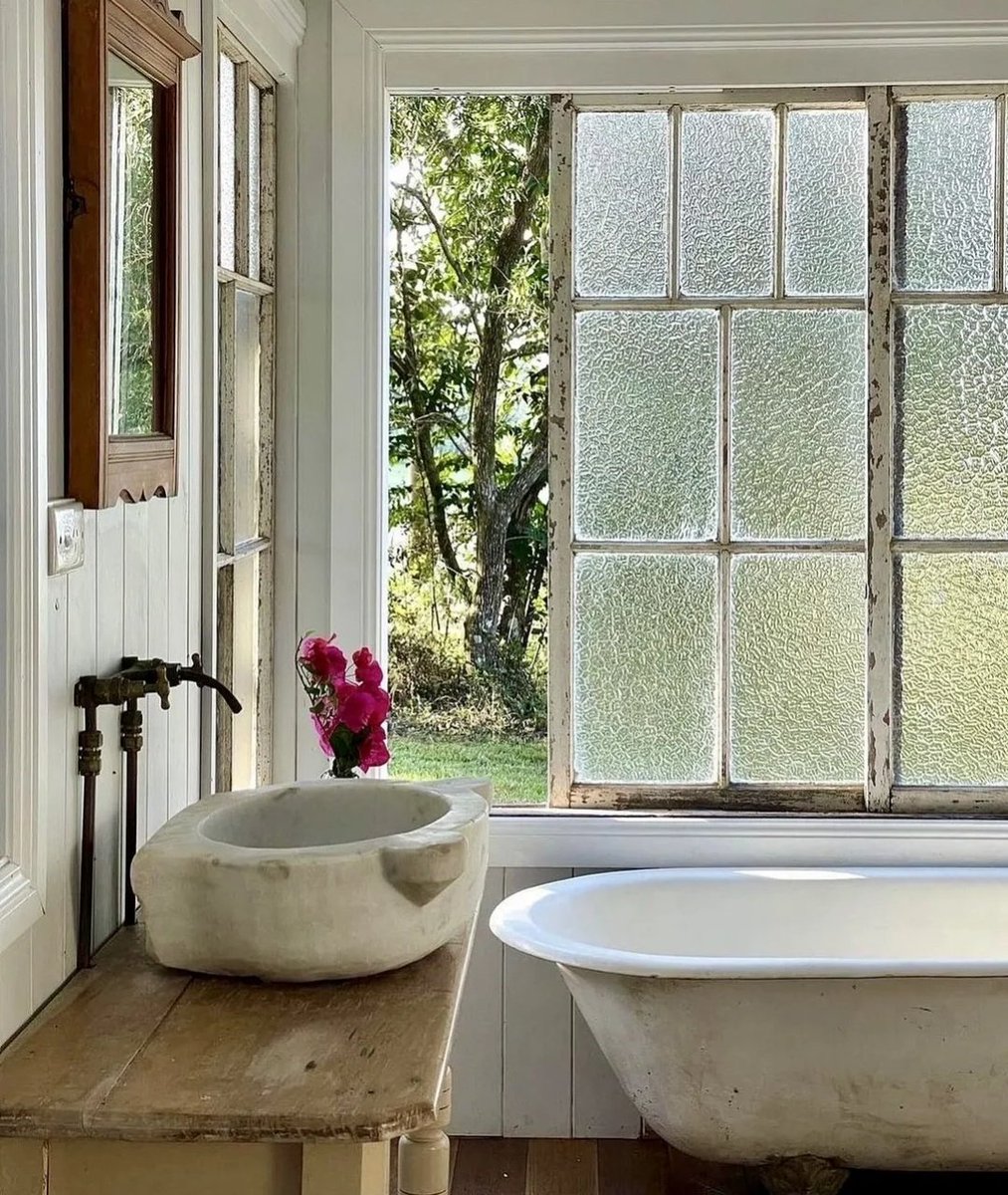 scarlettwants's tweet image. dreaming of my own little cottage