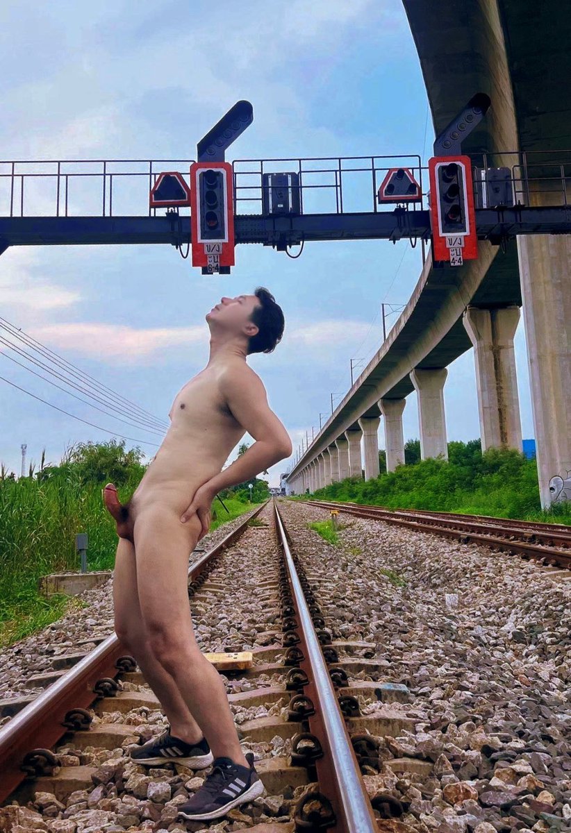 บรรยากาศดีๆแบบนี้ หาได้ที่ลาดกระบังนะ !! 😁