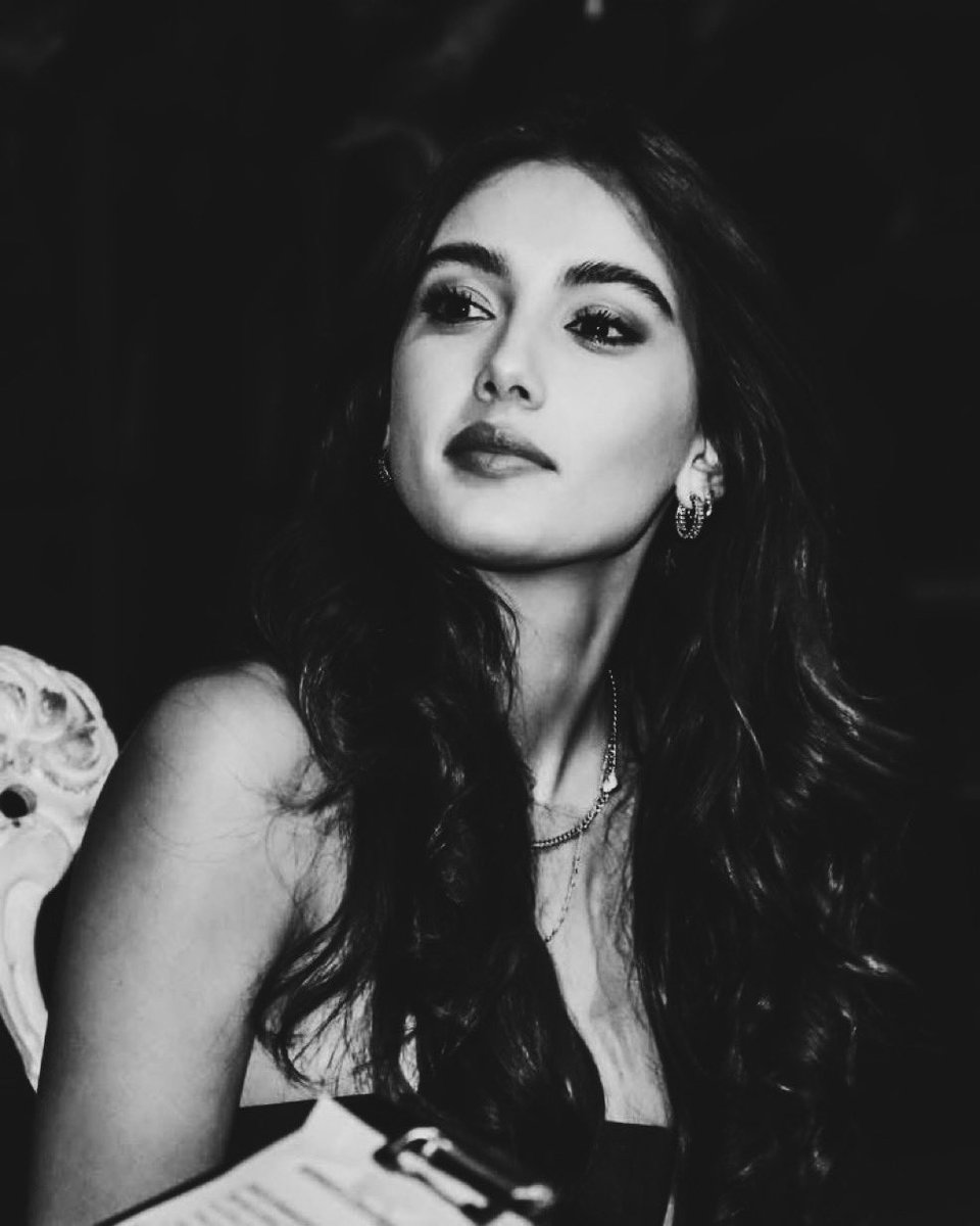 Good afternoon, <a href="/zeudidipalma/">Zeudi Di Palma</a> .

Some people think the world only shifts when it’s forced to.. when noise breaks the silence and loudness claims the ground. But then there’s you: the quiet gravity that bends things just by standing still.
I’ve watched the way you wear your name