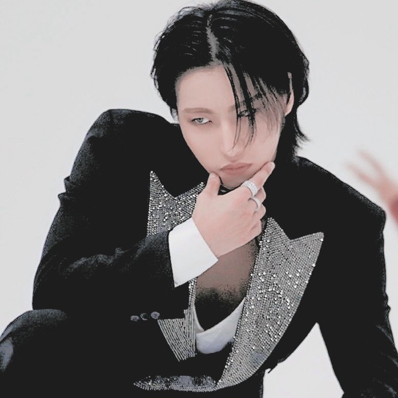 ᅠ
  THE  CREATIVE  FORCE  BEHIND
   -ˋˏ✄┈┈┈┈    ︶ ⏝ ︶ ୨୧ ︶ ⏝ ︶
  𐔌   .  ⋮ GYEON  COUTURE  .ᐟ  ֹ   ₊ ꒱
ᅠ