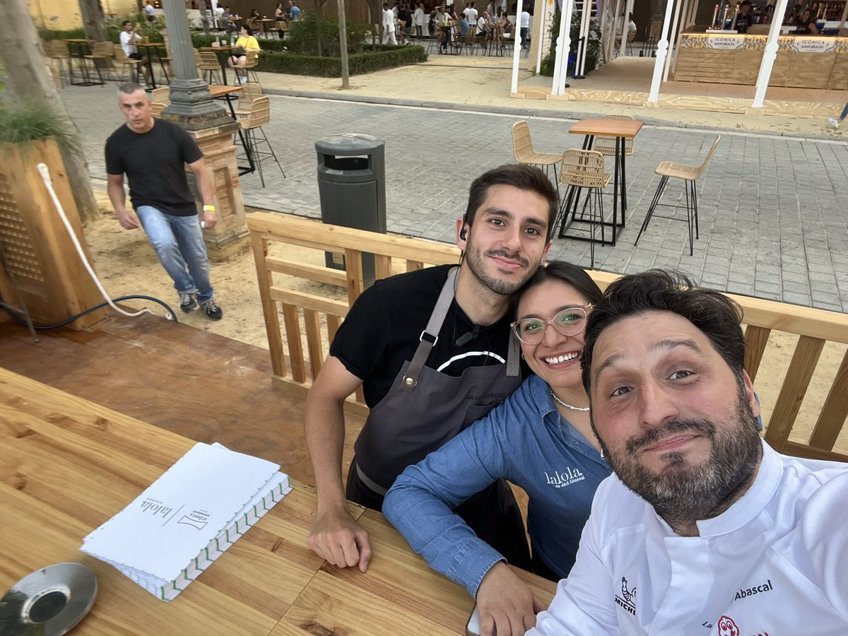 javier abascal tweet media