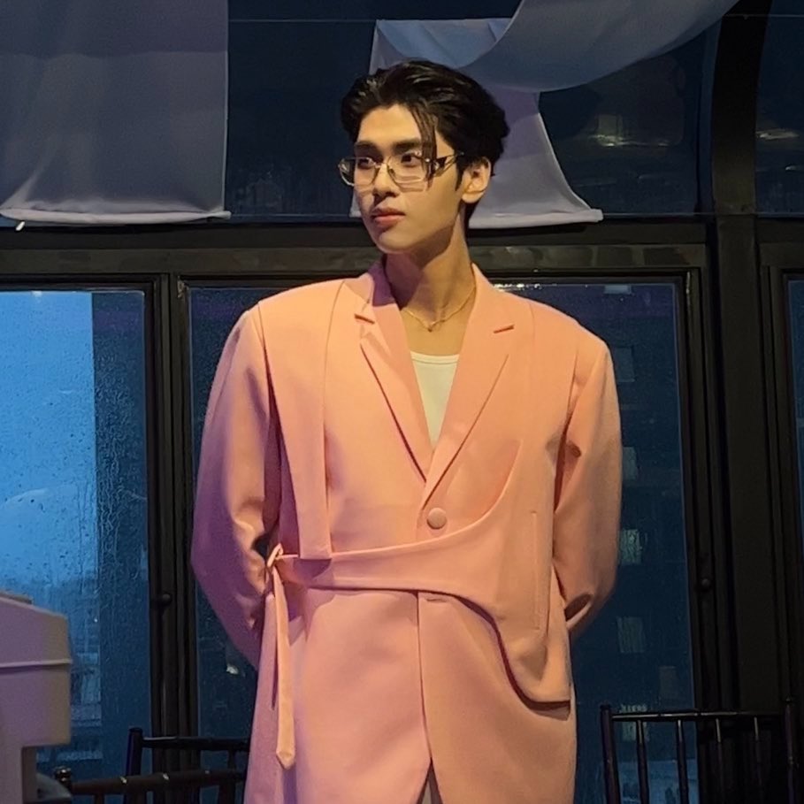 dunknatachai's tweet photo. Professor D.

Night Party with Dunk
#MELAxDUNK https://t.co/eEodmsmaI6