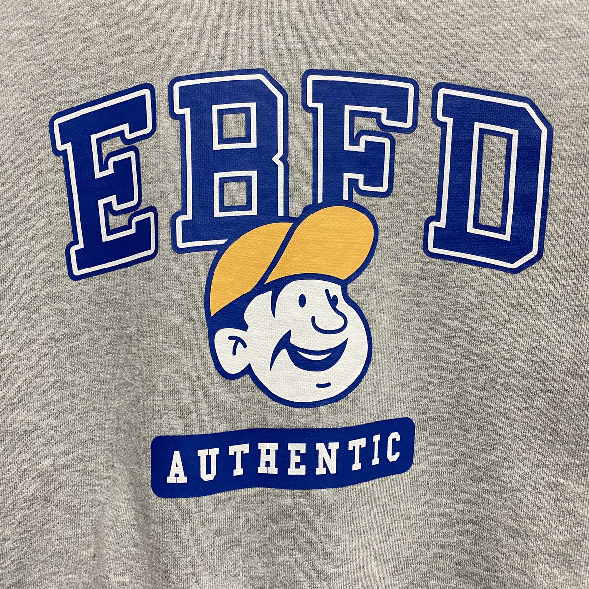 koffwhitesecond's tweet photo. EBBETS FIELD SWEATER น้องเด็กใส่หมวกสีเทางานตามหา ทรงสวยสกรีนเต็มแน่นๆ ผ้าใหม่มาก ไม่มีตำหนิคับ สวยมาก 10/10
♡ อก46 ยาว26
♡ 490 บาท ส่งฟรี
#สเวตเตอร์มือสอง #ส่งต่อเสื้อผ้า #พรีออเดอร์เกาหลี #ไอดอลใส่ #ตลาดนัดnct #ตลาดนัดaespa #สเวตเตอร์เกาหลี #ตลาดนัดENHYPEN #ebbetsfield https://t.co/GuU4wFuhpO