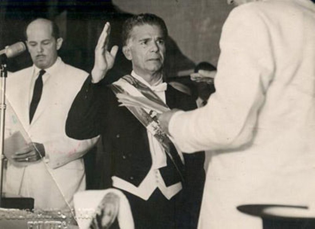 Ashley (@ashley24f) on Twitter photo 🇩🇴| #Domingo
Un día como hoy (1966) El Partido Reformista gana las elecciones celebradas en el país, con la presencia de tropas interventoras, luego de terminar la revolución de abril de 1965, llevando como candidato a su líder Joaquín Balaguer.
#Historia
<a href="/PartidoPRSC/">Partido Reformista Social Cristiano</a> 🇩🇴| #Domingo
Un día como hoy (1966) El Partido Reformista gana las elecciones celebradas en el país, con la presencia de tropas interventoras, luego de terminar la revolución de abril de 1965, llevando como candidato a su líder Joaquín Balaguer.
#Historia
<a href="/PartidoPRSC/">Partido Reformista Social Cristiano</a>