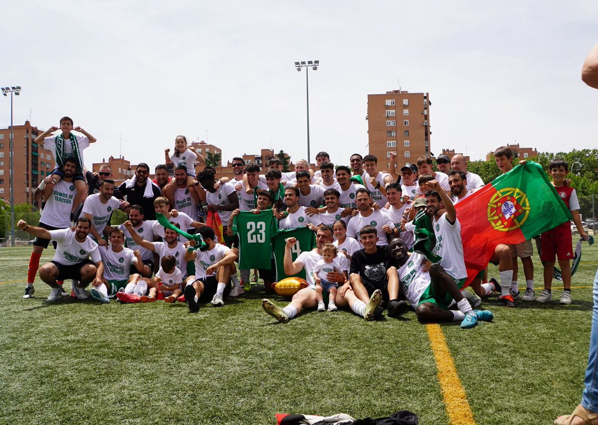Paloma Tejero Toledo (@palomatejero_) on Twitter photo ¡Felicidades al <a href="/Cfpozuelo/">CF Pozuelo</a> por su merecido ascenso a Tercera Federación! 💚⚽
Mi enhorabuena a su presidente, Isaac Cardoso, al cuerpo técnico y a todos los jugadores por una temporada espectacular.
Un orgullo para todo Pozuelo. ¡A seguir soñando en grande! ¡Felicidades al <a href="/Cfpozuelo/">CF Pozuelo</a> por su merecido ascenso a Tercera Federación! 💚⚽
Mi enhorabuena a su presidente, Isaac Cardoso, al cuerpo técnico y a todos los jugadores por una temporada espectacular.
Un orgullo para todo Pozuelo. ¡A seguir soñando en grande!