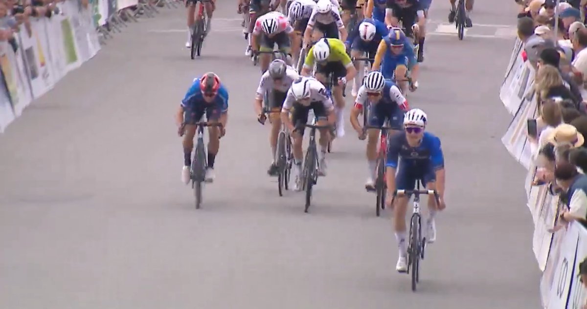 Trophée Centre Morbihan 🇫🇷 

🥈 Vêtu du maillot du Programme Juniors, Karl Sagnier se classe 2e de la dernière étape, seulement devancé par Mattia Agostinacchio, vainqueur en solitaire à Locminé. 

Karl Sagnier, part of our U19 Team, finished 2nd on final stage. 👊