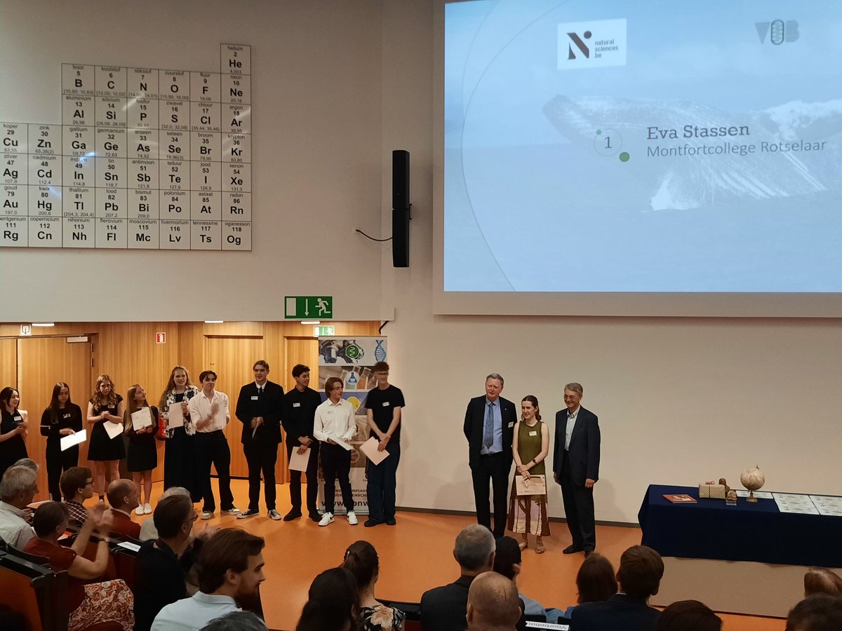 Onvoorstelbaar. Mijn oudste dochter Eva heeft de Vlaamse Biologie Olympiade gewonnen en zal in juli ons land in de Filippijnen vertegenwoordigen op de Internationale Olympiade!