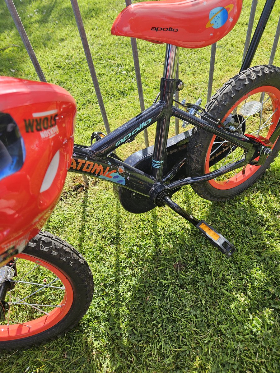 AyrFin89's tweet photo. @Halfords_uk bought this bike in December and bike is already falling apart at the top of pedal hardly been used, always having to try and fix after every use https://t.co/dMR8x61uca