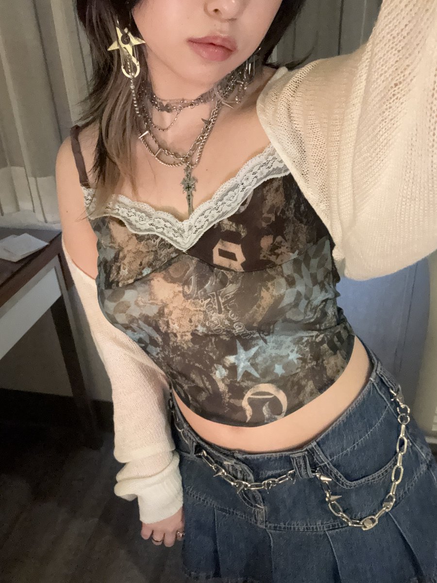 day 1 hitc outfit before I started melting in the heat ☀️