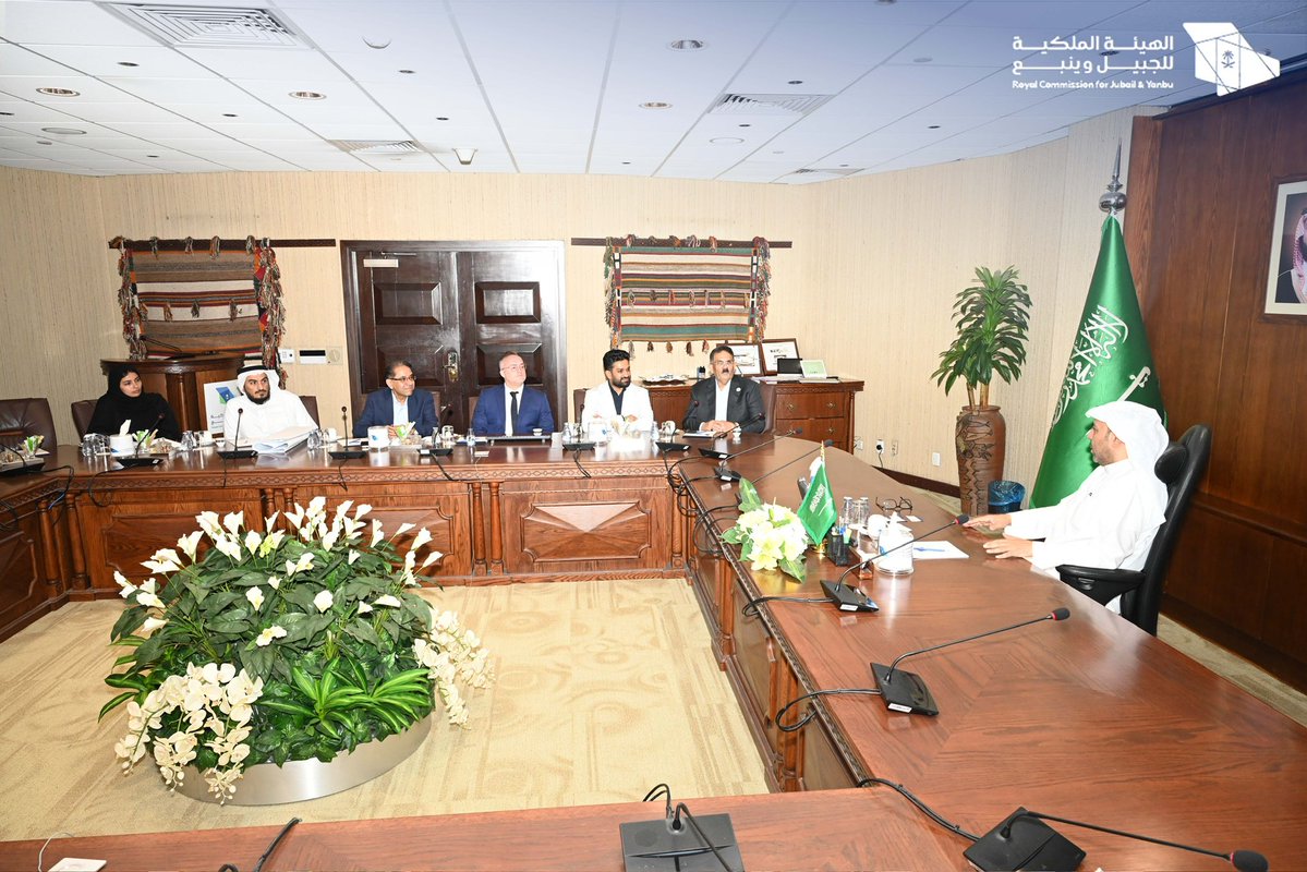 الهيئة الملكية بالجبيل (@rcjy_jubail) on Twitter photo التقى الرئيس التنفيذي
م. محمود الذيب <a href="/_maltheeb/">محمود بن صالح الذيب Mahmoud Al-Theeb</a>
بمالك شركة شرارة للملتقيات والمعارض
م. محمد زهير، وذلك لمناقشة أبرز تطورات إنشاء أكاديمية رياضية بعلامة تجارية مسجلة (Vision 7) بمدينة الجبيل الصناعية.
#صناعة_وحياة التقى الرئيس التنفيذي
م. محمود الذيب <a href="/_maltheeb/">محمود بن صالح الذيب Mahmoud Al-Theeb</a>
بمالك شركة شرارة للملتقيات والمعارض
م. محمد زهير، وذلك لمناقشة أبرز تطورات إنشاء أكاديمية رياضية بعلامة تجارية مسجلة (Vision 7) بمدينة الجبيل الصناعية.
#صناعة_وحياة