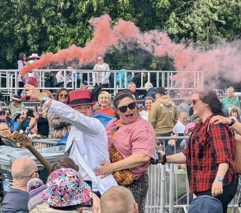 roryboomin's tweet photo. But Darling I'd still catch a Grenade for ya
Up next
Fri 6 June - Keswick Beer Festival, Headliner
Sat 7 June - Middleton Arena, 3pm Early Doors Day Sesh
#grenade #brunomars #smoke #flair #boomin #festival #daysesh https://t.co/KDmcpR0xoJ