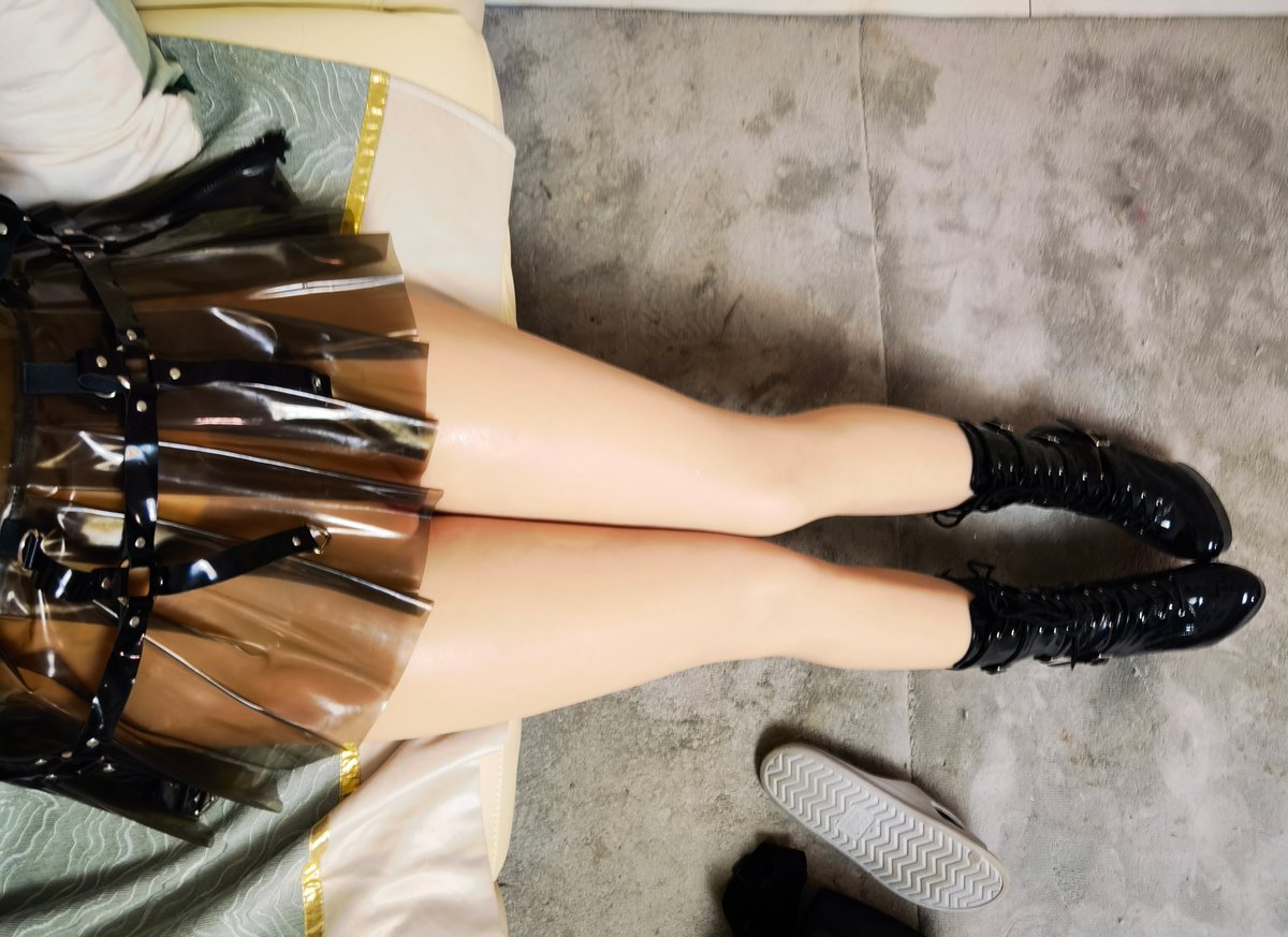 舍友不在家，偷偷变会儿娃（请原谅试硅胶大连体没有穿皮）
倾情赞助： <a href="/CN_Probe/">Probe</a>
