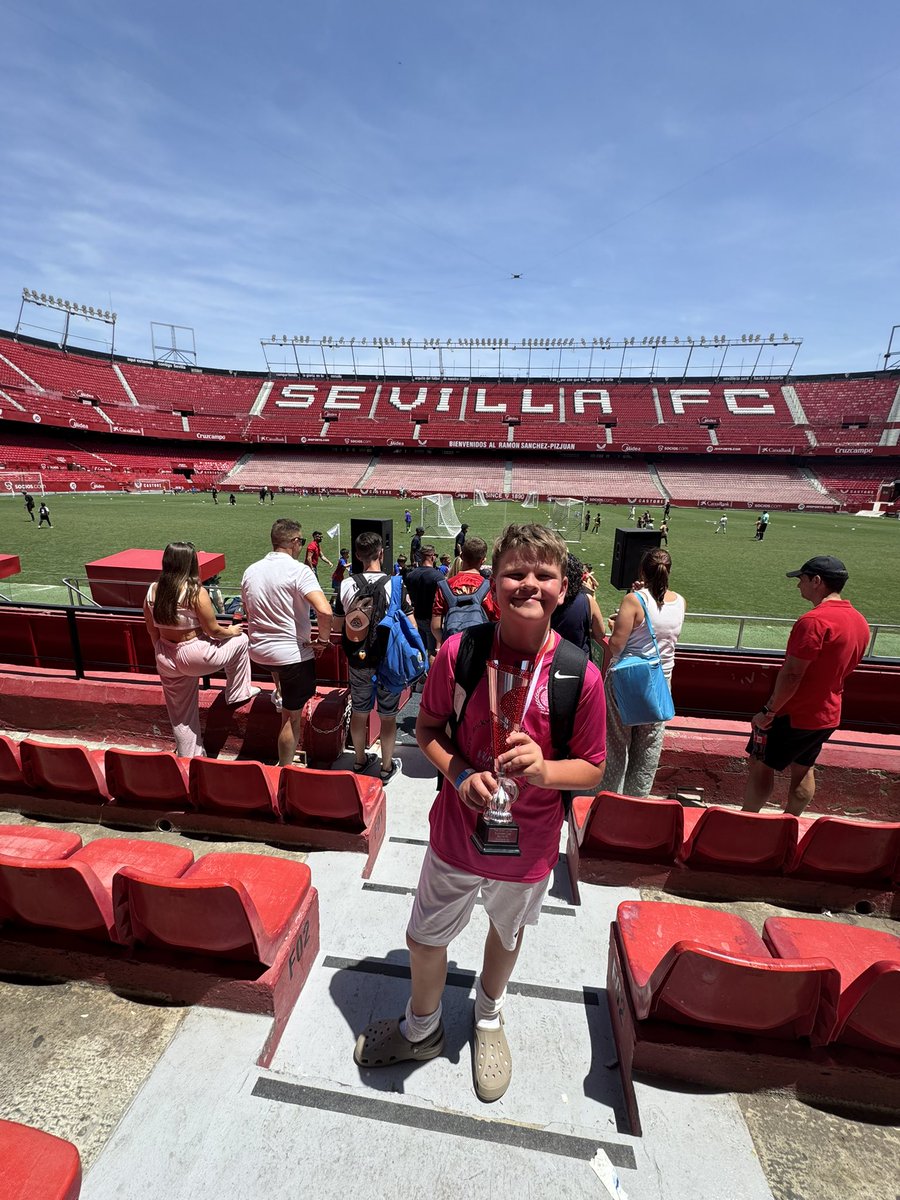 Gary Lockyer π€π» (@lockyer_9) on Twitter photo What a weekend of football. Lost in the final to an unbelievable Sevilla side. Proud of you son β½οΈππ»βοΈ<a href="/Annaburrington/">Anna Lockyer</a> What a weekend of football. Lost in the final to an unbelievable Sevilla side. Proud of you son β½οΈππ»βοΈ<a href="/Annaburrington/">Anna Lockyer</a>