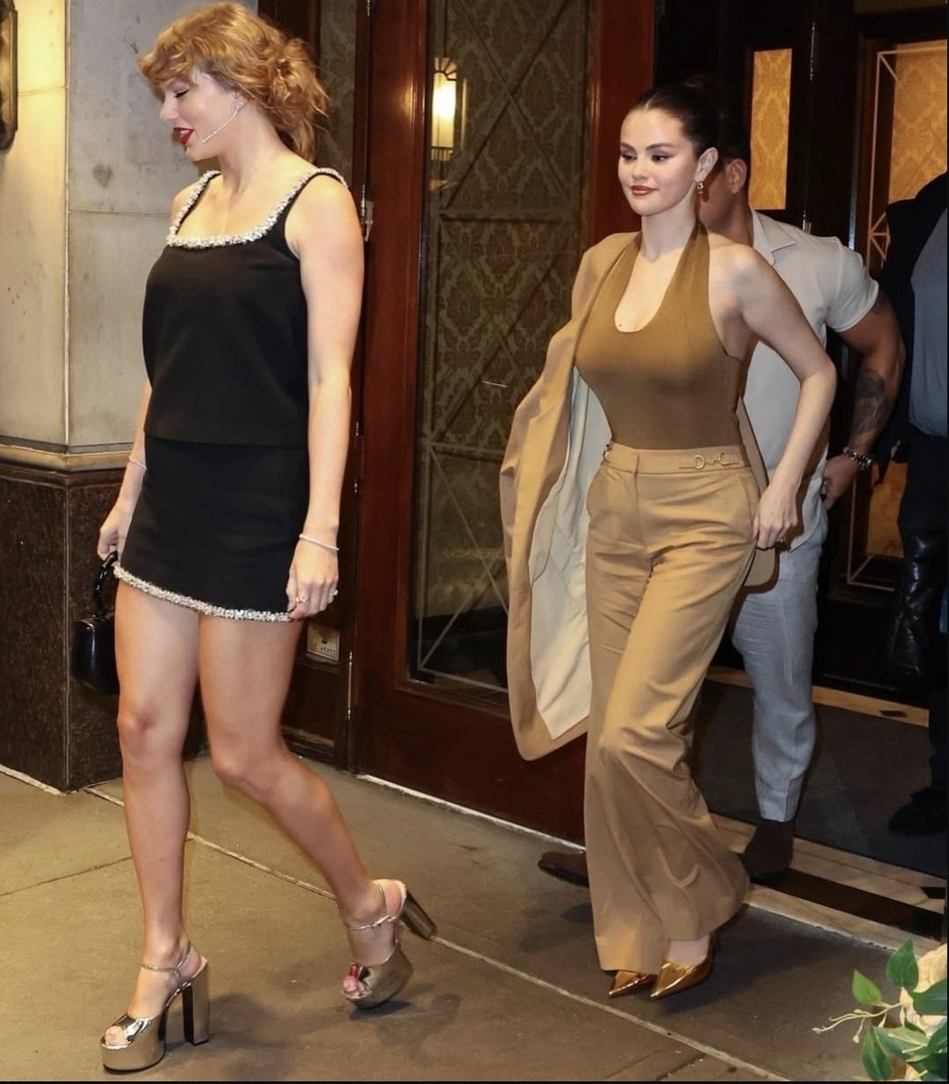 Itsthatlawyer_'s tweet photo. TAYLOR SWIFT AND SELENA GOMEZ LOOK SO GOOD😩 https://t.co/IsbnzDj8pR