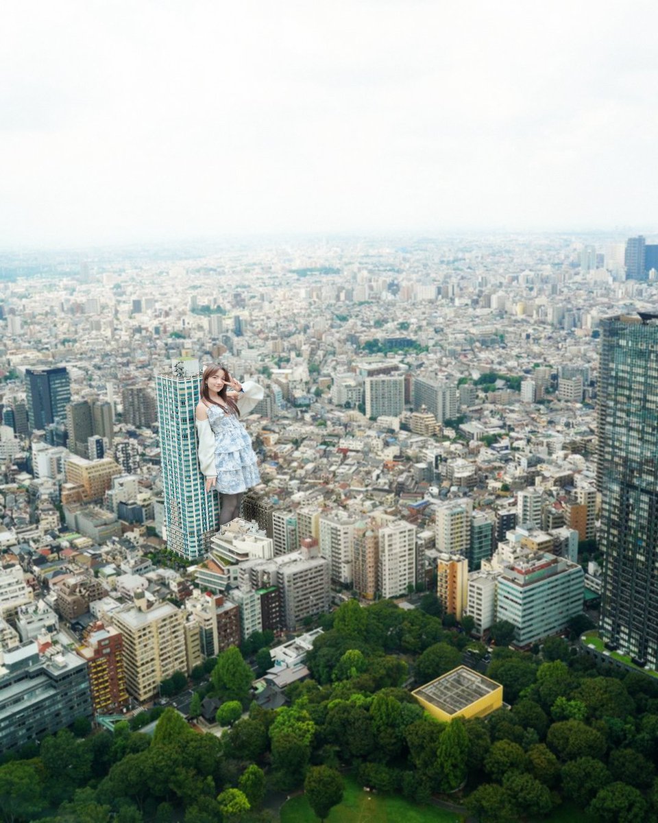Tiny cities have become a bit popular as of late as (usually) short streamers find themselves towering over everything

"What? No! I visit them because they're so pretty and cute!" Maryblog said to her chat while trying her hardest to not step on a group of pedestrians

#giantess