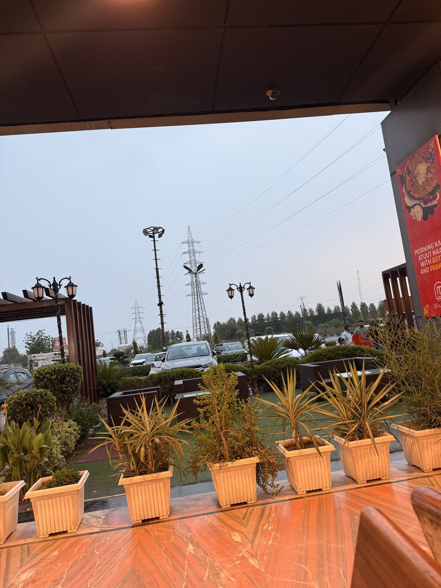 anshulmd0327's tweet image. Rainy skies, warm chai, and books by your side ☕📚🌧️
Let the calm weather fuel your focus — not your distractions.

Stay cozy, stay consistent.
#NEETPG2025 prep doesn’t stop — it just gets a little more peaceful today. ✨

#RainyDayVibes #KeepStudying #DoctorInMaking #NEETPG