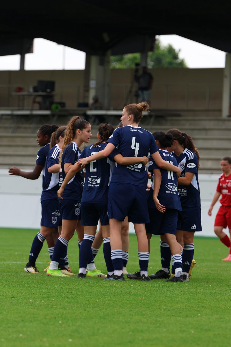 FCGB Féminines (@fcgbwomen) on Twitter photo 𝑽𝒊𝒄𝒕𝒐𝒊𝒓𝒆 💥
Avec cette jolie victoire 4-1 face à Annecy, nos Girondines ont fait la moitié du chemin. Il faudra confirmer au match retour pour valider la montée. Bravo aux joueuses et au staff 👏💙🤍
#AllezBordeaux 📸 <a href="/Thzmy_/">Totus_Photographie</a> 𝑽𝒊𝒄𝒕𝒐𝒊𝒓𝒆 💥
Avec cette jolie victoire 4-1 face à Annecy, nos Girondines ont fait la moitié du chemin. Il faudra confirmer au match retour pour valider la montée. Bravo aux joueuses et au staff 👏💙🤍
#AllezBordeaux 📸 <a href="/Thzmy_/">Totus_Photographie</a>