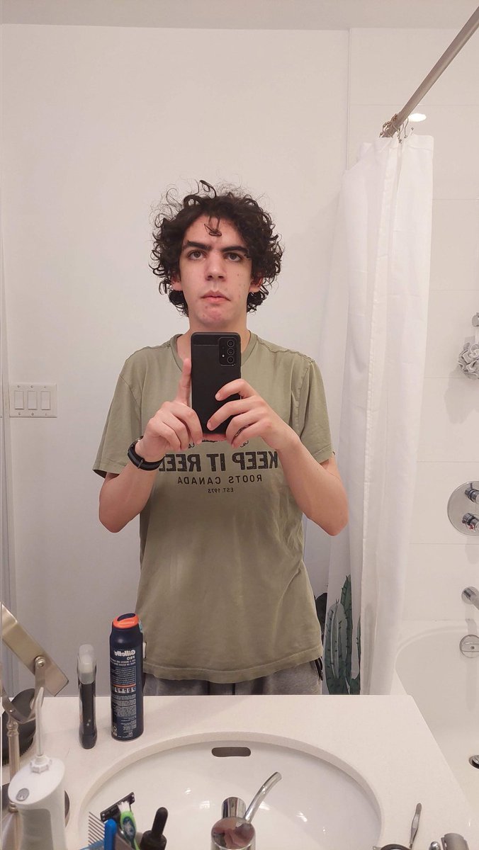 hrtfiend's tweet photo. Happy Pride Month 
1 Year 

I didn't expect being trans to mean this much to me and I get sad a bit when I think about how long it took me to realize. At the end of the day, I did it, and am such a more full and real person than I was previously. Thank you all for your support <3 https://t.co/rjGnmycByI