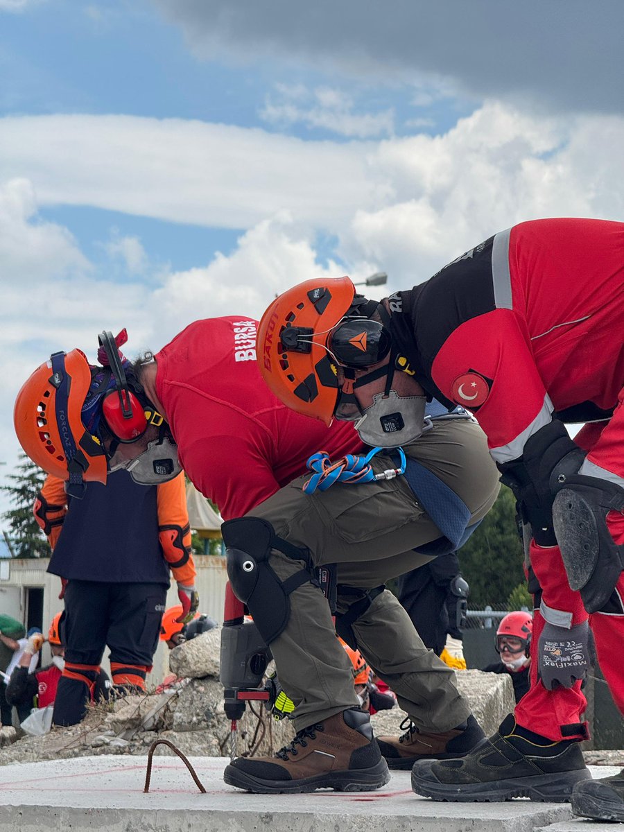 BURSA MEB AKUB-16 (@bursaakub16) on Twitter photo “2025 Akredite Ekipler ile Tematik Tatbikatlar” kapsamında 01.06.2025 tarihinde gerçekleştirilen “Beton Operasyonları” tatbikatı başarıyla icra edildi. <a href="/tcmeb/">Millî Eğitim Bakanlığı</a> <a href="/meb_dhgm/">T.C. MEB Destek Hizmetleri Genel Müdürlüğü</a> <a href="/mebisgb/">İşyeri Sağlık ve Güvenlik Birimi Daire Başkanlığı</a> <a href="/mebakub/">MEB AKUB</a> <a href="/bursailmem16/">Bursa İl Millî Eğitim Müdürlüğü</a> <a href="/bursaisgb/">Bursa İl MEM İSGB</a> <a href="/yunusbulut1216/">Yunus BULUT</a> “2025 Akredite Ekipler ile Tematik Tatbikatlar” kapsamında 01.06.2025 tarihinde gerçekleştirilen “Beton Operasyonları” tatbikatı başarıyla icra edildi. <a href="/tcmeb/">Millî Eğitim Bakanlığı</a> <a href="/meb_dhgm/">T.C. MEB Destek Hizmetleri Genel Müdürlüğü</a> <a href="/mebisgb/">İşyeri Sağlık ve Güvenlik Birimi Daire Başkanlığı</a> <a href="/mebakub/">MEB AKUB</a> <a href="/bursailmem16/">Bursa İl Millî Eğitim Müdürlüğü</a> <a href="/bursaisgb/">Bursa İl MEM İSGB</a> <a href="/yunusbulut1216/">Yunus BULUT</a>