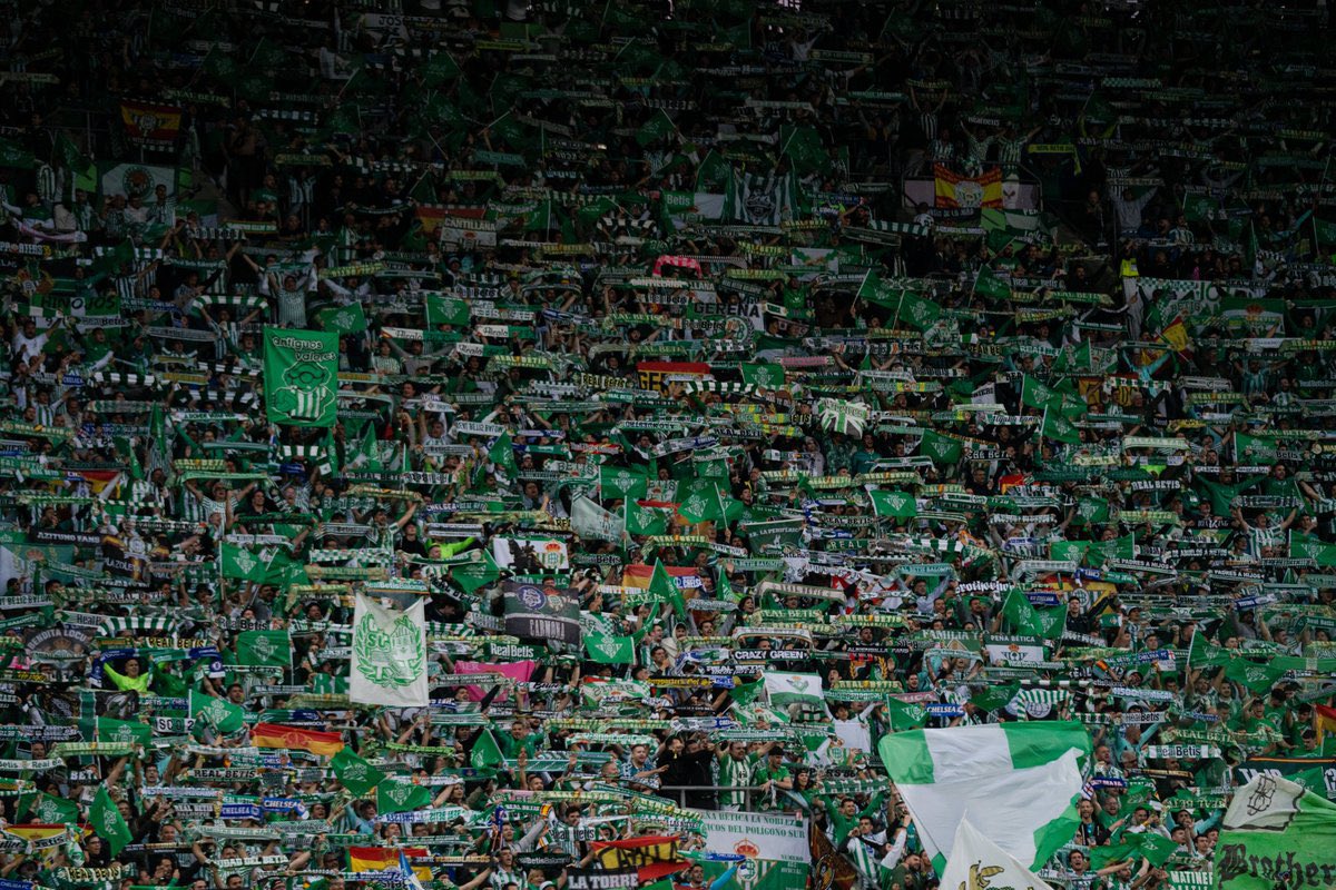 El Betis lleva 5 años consecutivos clasificando para Europa (algo que no había hecho jamás), ha conseguido un título y ha jugado una final en los últimos 3 años, tiene uno de los mejores entrenadores del mundo al mando, tiene jugadores de talla mundial con los que antes