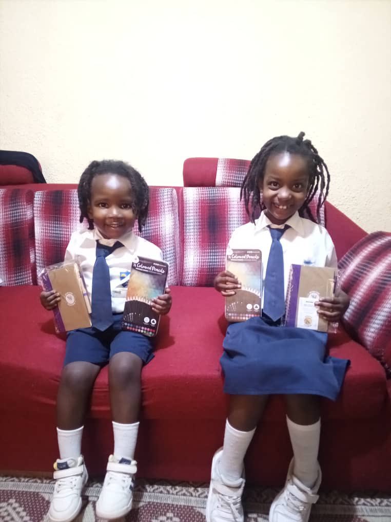 Altijd leuk als je #NeverStopTravelling klanten iets meegeeft voor de kinderen van hun/onze gids in #Rwanda en je krijgt dan op zondagmiddag dit bedankje binnen van "onze Cesar"

#Africa always in our hearts ❤️

#reisbureau #Reisspecialist #reisinspiratie #Afrika <a href="/AlwaysSomewhere/">Never Stop Travelling - Reisspecialist</a>