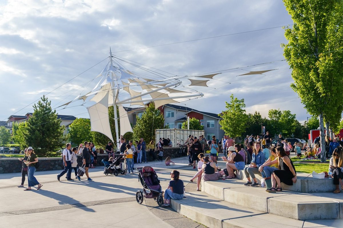 NukeyRealty's tweet image. Looking for fun in Spokane this June? 🎉

🎨 Farm Chicks Fair: June 7–8
🏀 Hoopfest: June 28–29
🎶 Tash Sultana: June 25
🍴 Riverfront Eats: Tuesdays all summer!

Explore more events: ow.ly/M8in50VYE4s

#SpokaneWA #SpokaneEvents