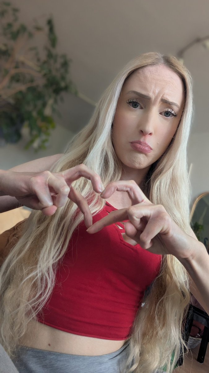 Happy Pride month to my dear 🏳️‍🌈🏳️‍⚧️ folks! ❤️ (from this bi gal who finally came out two years ago) 

Second photo: I have no idea how Gen Z are doing these heart hands nowadays 🤣